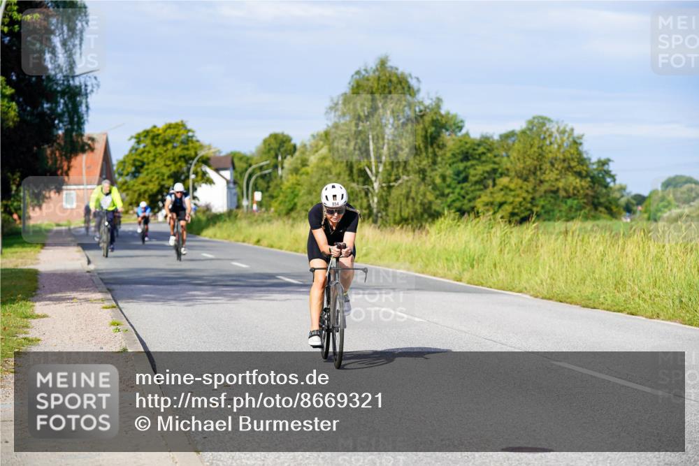 31.08.2025 - Elbe Triathlon Hamburg Michael Burmester http://msf.ph/oto/8669321 31.08.2025 09:52:13 Radfahren 297, 642, 703, 747, 854, 895 meine-sportfotos.de