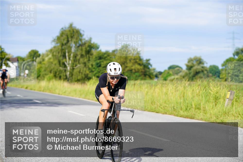 31.08.2025 - Elbe Triathlon Hamburg Michael Burmester http://msf.ph/oto/8669323 31.08.2025 09:52:13 Radfahren 297, 642, 703, 747, 854, 895 meine-sportfotos.de
