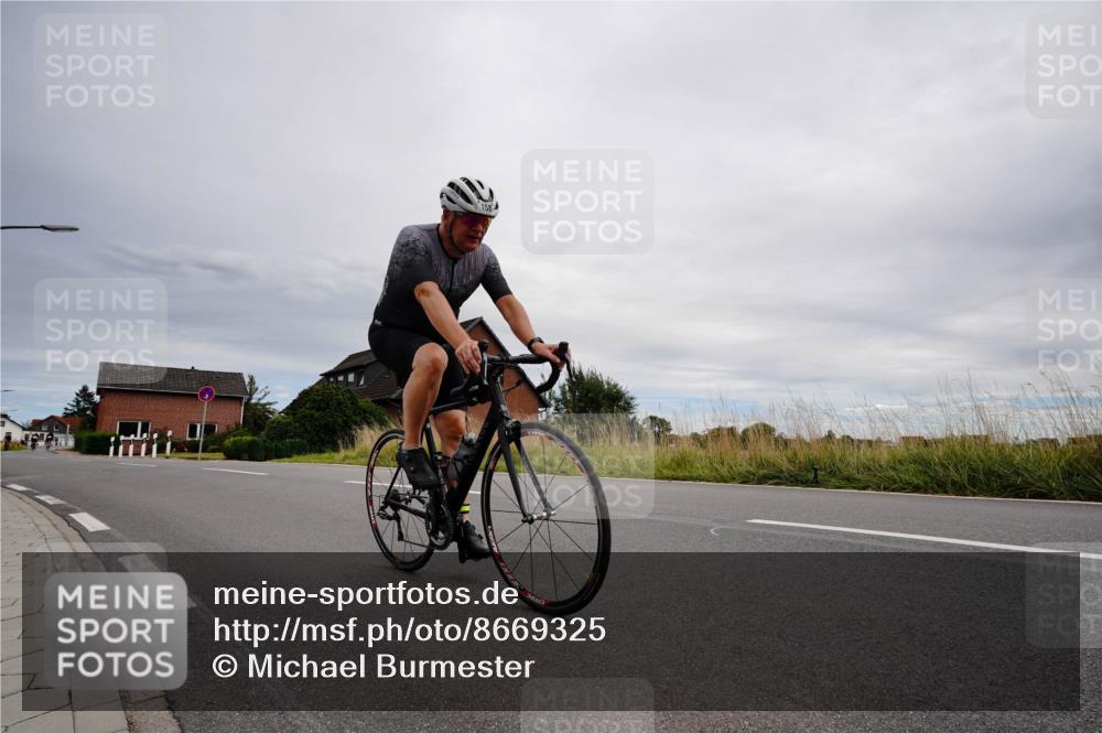 31.08.2025 - Elbe Triathlon Hamburg Michael Burmester http://msf.ph/oto/8669325 31.08.2025 14:14:45 Radfahren 158 meine-sportfotos.de