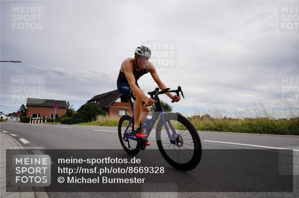 31.08.2025 - Elbe Triathlon Hamburg Michael Burmester http://msf.ph/oto/8669328 31.08.2025 14:14:51 Radfahren 127 meine-sportfotos.de