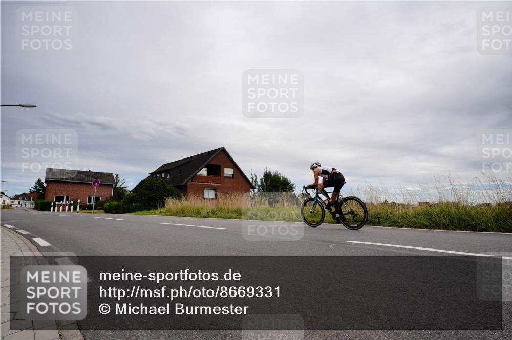 31.08.2025 - Elbe Triathlon Hamburg Michael Burmester http://msf.ph/oto/8669331 31.08.2025 14:14:51 Radfahren 127 meine-sportfotos.de