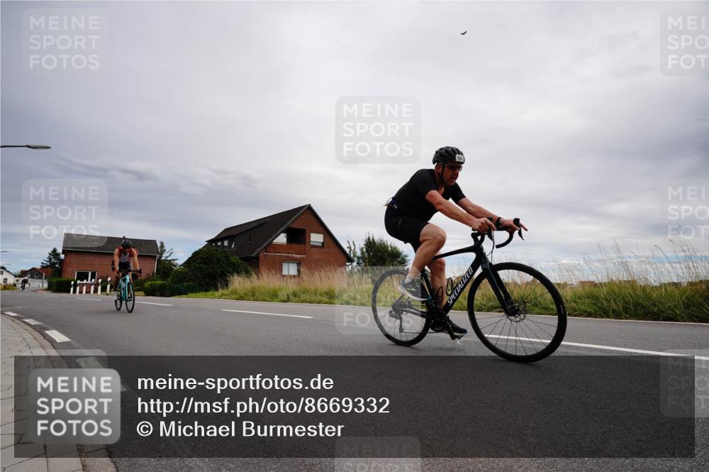31.08.2025 - Elbe Triathlon Hamburg Michael Burmester http://msf.ph/oto/8669332 31.08.2025 14:14:56 Radfahren 127 meine-sportfotos.de