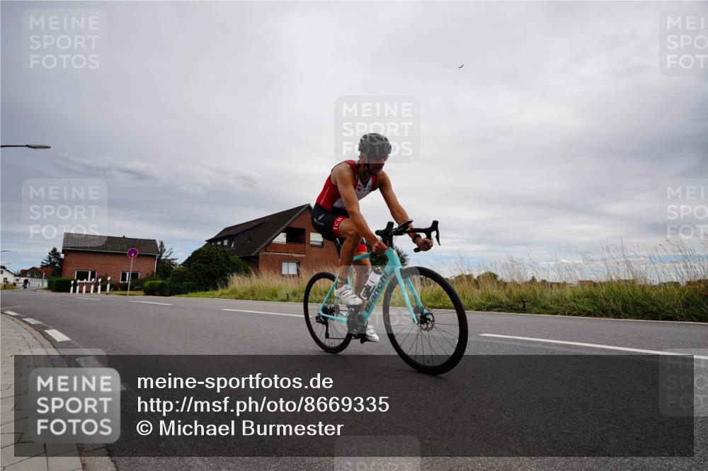 31.08.2025 - Elbe Triathlon Hamburg Michael Burmester http://msf.ph/oto/8669335 31.08.2025 14:14:57 Radfahren 127 meine-sportfotos.de