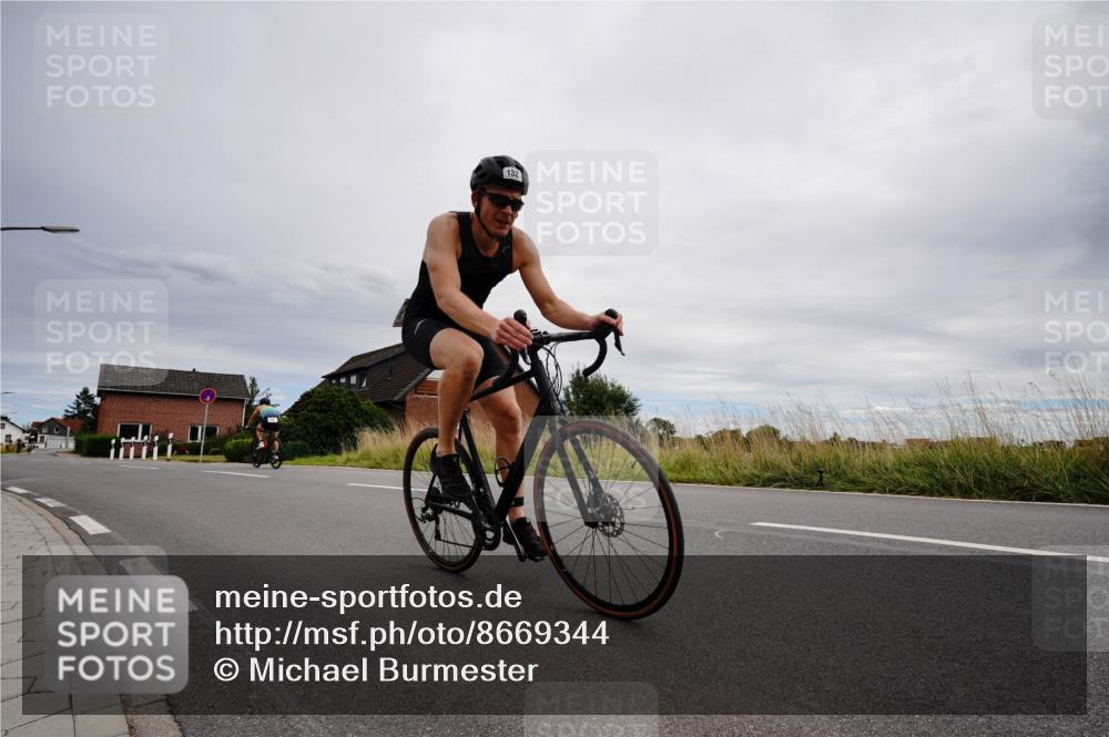 31.08.2025 - Elbe Triathlon Hamburg Michael Burmester http://msf.ph/oto/8669344 31.08.2025 14:15:13 Radfahren  meine-sportfotos.de