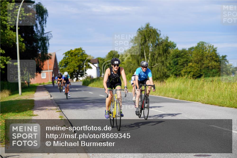 31.08.2025 - Elbe Triathlon Hamburg Michael Burmester http://msf.ph/oto/8669345 31.08.2025 09:52:19 Radfahren 297, 386, 517, 642, 703, 747, 895 meine-sportfotos.de