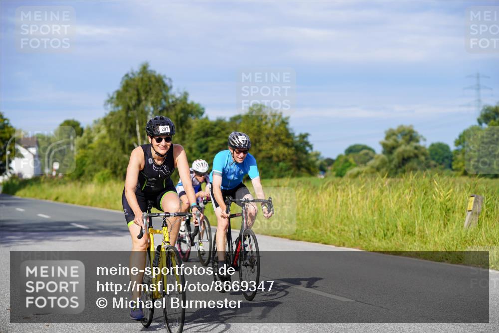 31.08.2025 - Elbe Triathlon Hamburg Michael Burmester http://msf.ph/oto/8669347 31.08.2025 09:52:20 Radfahren 297, 386, 517, 642, 703, 747, 895 meine-sportfotos.de