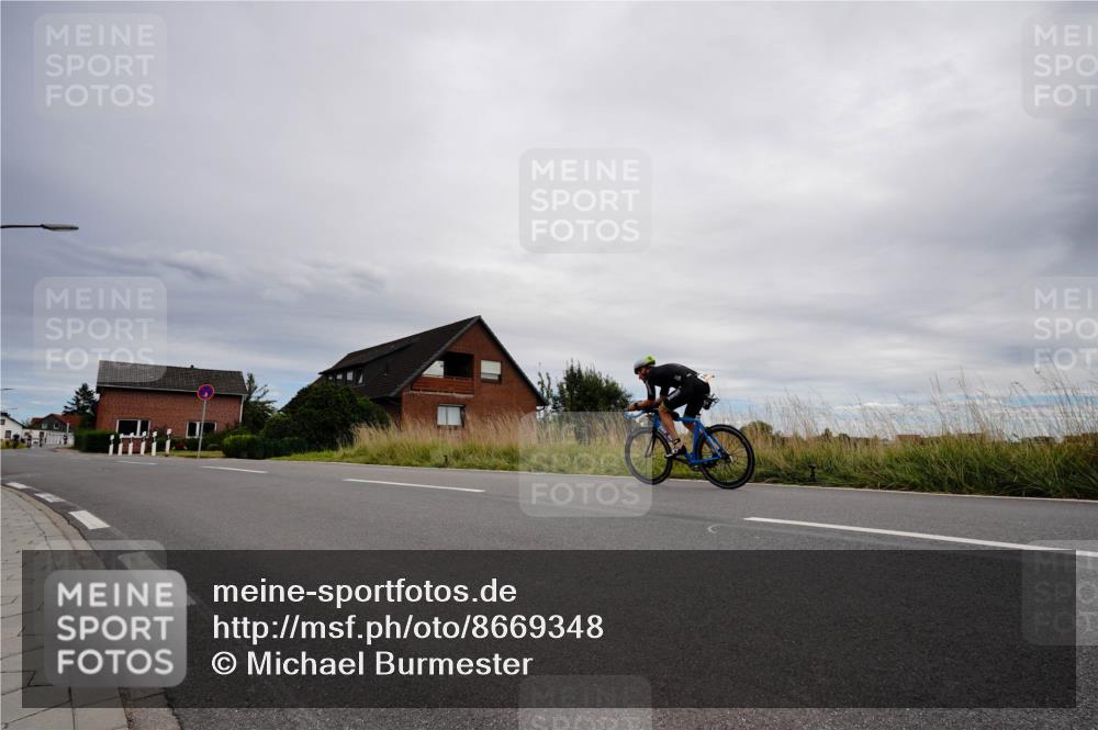 31.08.2025 - Elbe Triathlon Hamburg Michael Burmester http://msf.ph/oto/8669348 31.08.2025 14:15:20 Radfahren 136 meine-sportfotos.de