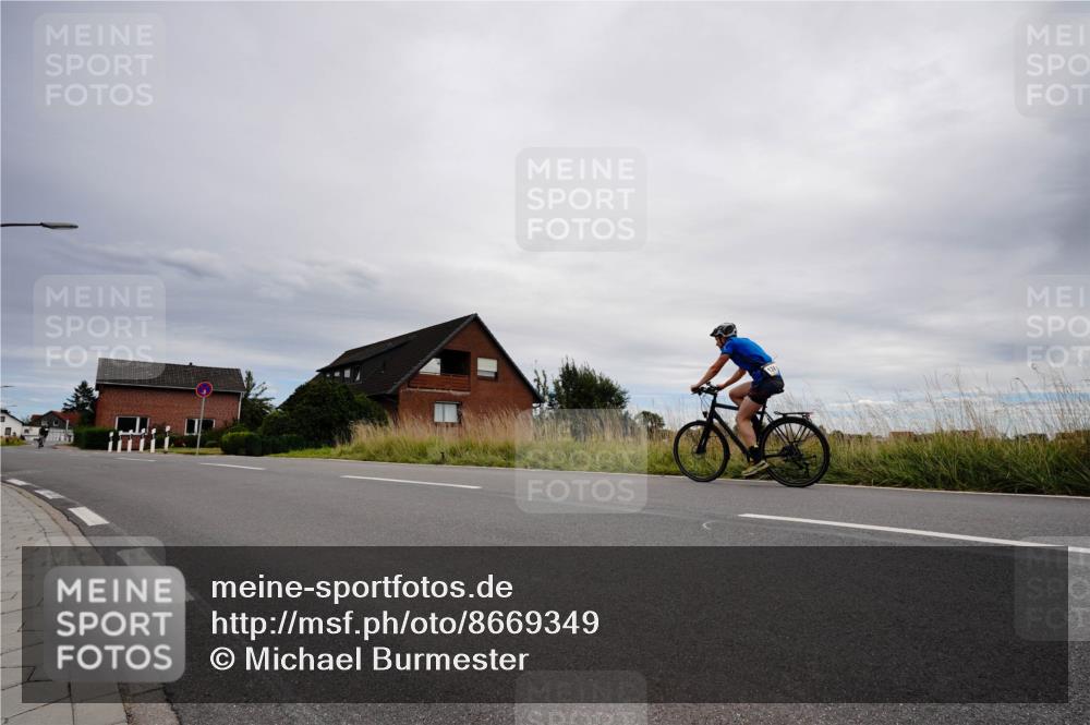 31.08.2025 - Elbe Triathlon Hamburg Michael Burmester http://msf.ph/oto/8669349 31.08.2025 14:15:24 Radfahren 135, 136, 147 meine-sportfotos.de