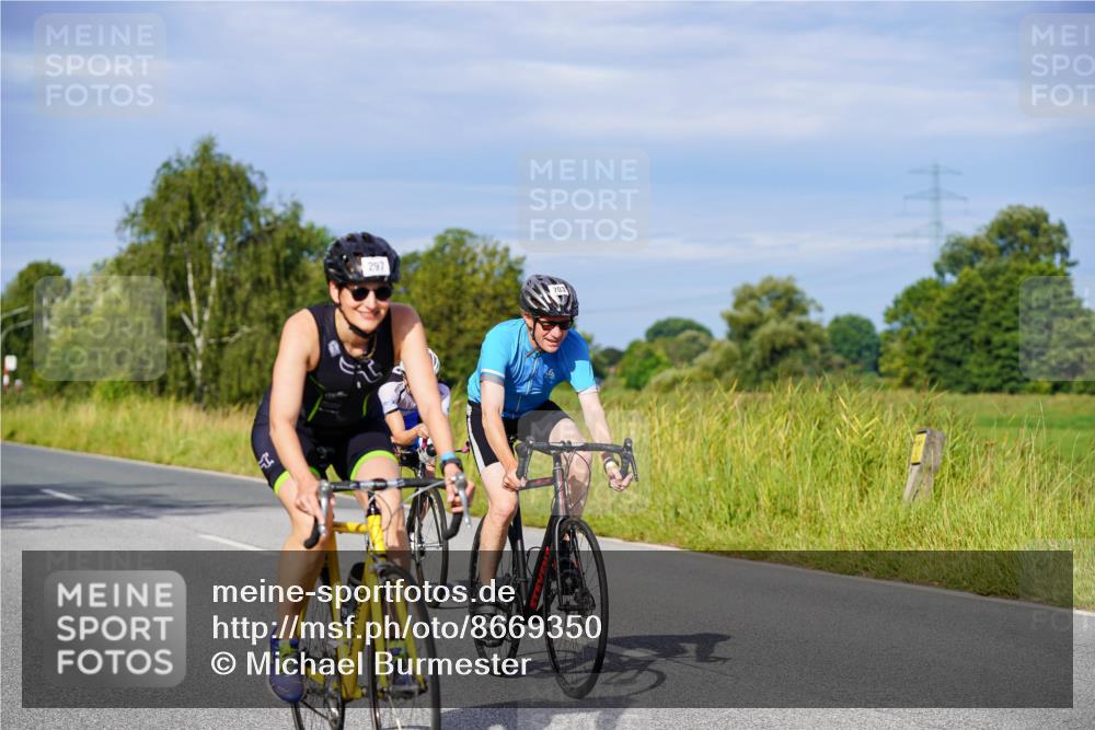 31.08.2025 - Elbe Triathlon Hamburg Michael Burmester http://msf.ph/oto/8669350 31.08.2025 09:52:20 Radfahren 297, 386, 517, 642, 703, 747, 895 meine-sportfotos.de