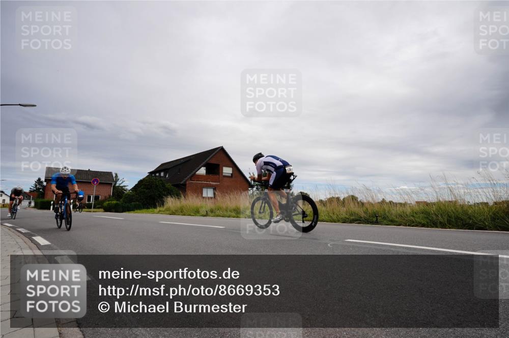 31.08.2025 - Elbe Triathlon Hamburg Michael Burmester http://msf.ph/oto/8669353 31.08.2025 14:15:26 Radfahren 135, 136, 147 meine-sportfotos.de