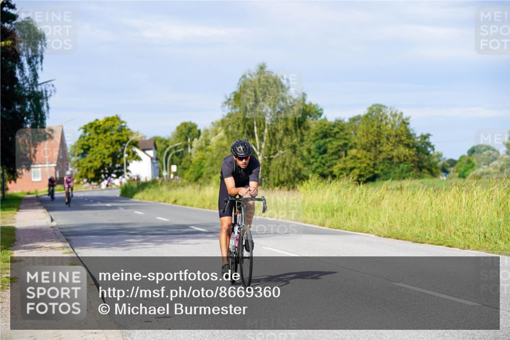 31.08.2025 - Elbe Triathlon Hamburg Michael Burmester http://msf.ph/oto/8669360 31.08.2025 09:52:23 Radfahren 297, 386, 517, 703, 895 meine-sportfotos.de