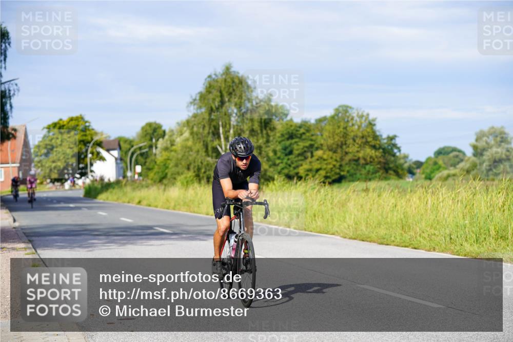 31.08.2025 - Elbe Triathlon Hamburg Michael Burmester http://msf.ph/oto/8669363 31.08.2025 09:52:23 Radfahren 297, 386, 517, 703, 895 meine-sportfotos.de