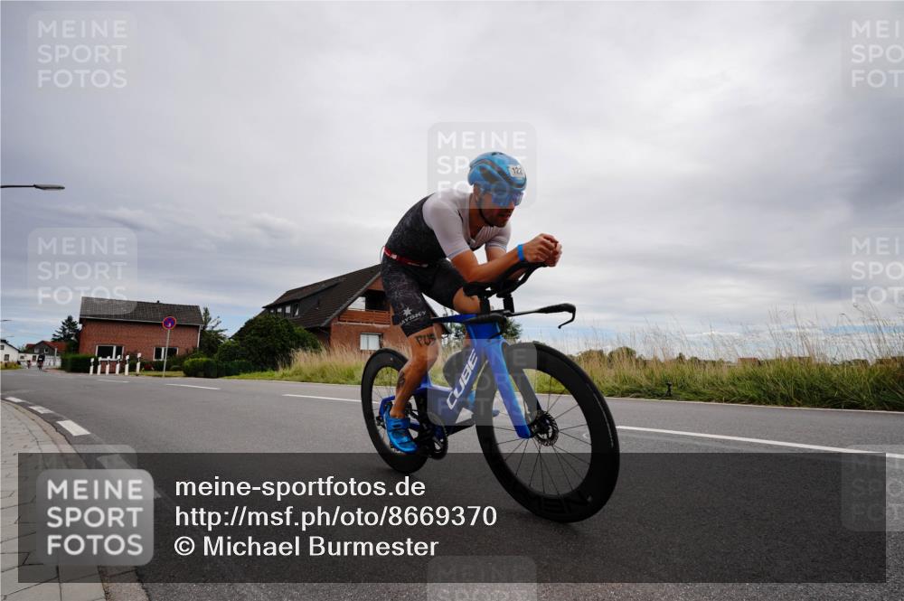 31.08.2025 - Elbe Triathlon Hamburg Michael Burmester http://msf.ph/oto/8669370 31.08.2025 14:16:10 Radfahren 122, 129, 131 meine-sportfotos.de