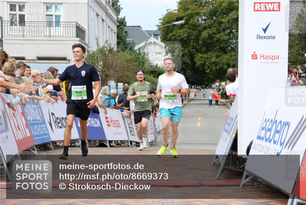 31.08.2025 - 21. Blankeneser Heldenlauf Strokosch-Dieckow http://msf.ph/oto/8669373 31.08.2025 10:55:24 Ziel 3579, 3590, 3181 meine-sportfotos.de