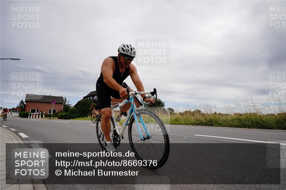31.08.2025 - Elbe Triathlon Hamburg Michael Burmester http://msf.ph/oto/8669376 31.08.2025 14:16:17 Radfahren 131, 145 meine-sportfotos.de