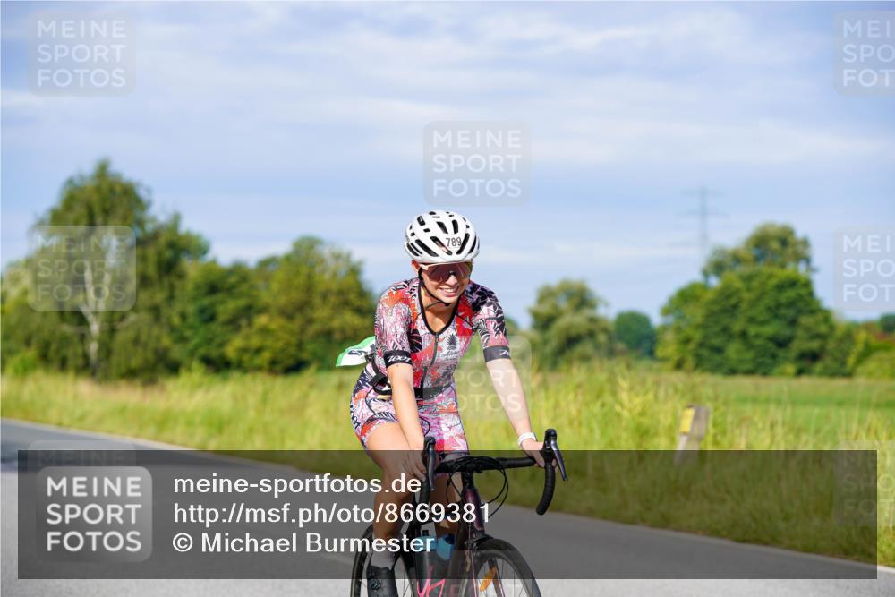 31.08.2025 - Elbe Triathlon Hamburg Michael Burmester http://msf.ph/oto/8669381 31.08.2025 09:52:31 Radfahren 327, 575, 789 meine-sportfotos.de