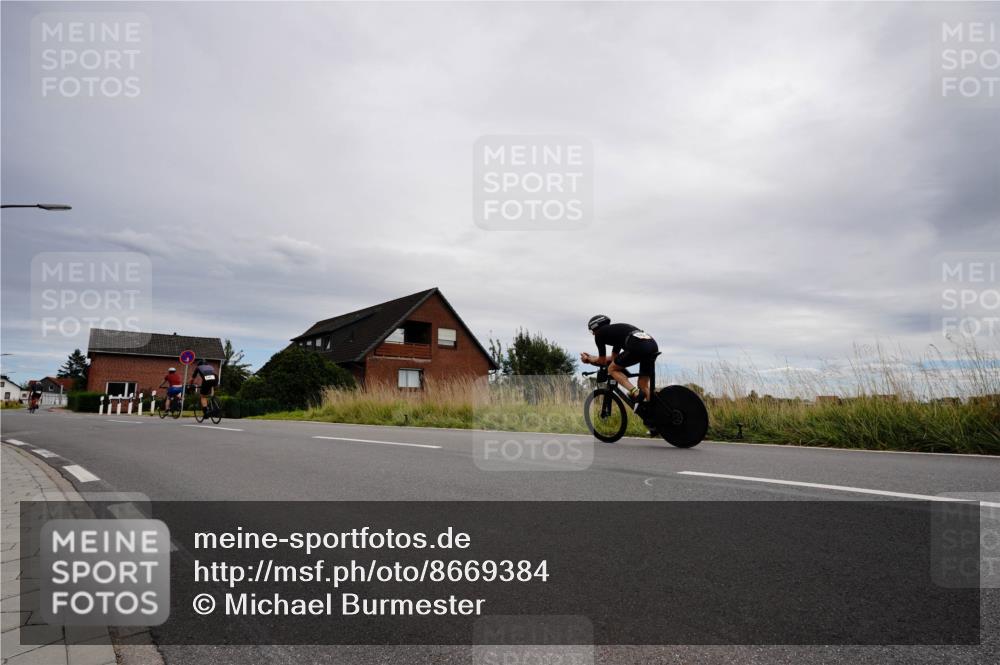 31.08.2025 - Elbe Triathlon Hamburg Michael Burmester http://msf.ph/oto/8669384 31.08.2025 14:16:20 Radfahren 131, 145 meine-sportfotos.de