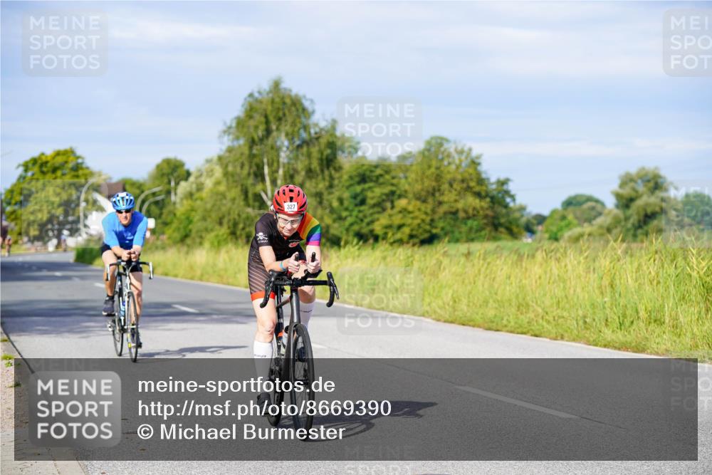 31.08.2025 - Elbe Triathlon Hamburg Michael Burmester http://msf.ph/oto/8669390 31.08.2025 09:52:32 Radfahren 327, 575, 789 meine-sportfotos.de