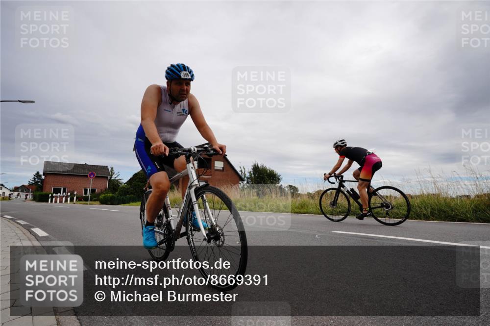 31.08.2025 - Elbe Triathlon Hamburg Michael Burmester http://msf.ph/oto/8669391 31.08.2025 14:16:34 Radfahren 150, 161 meine-sportfotos.de