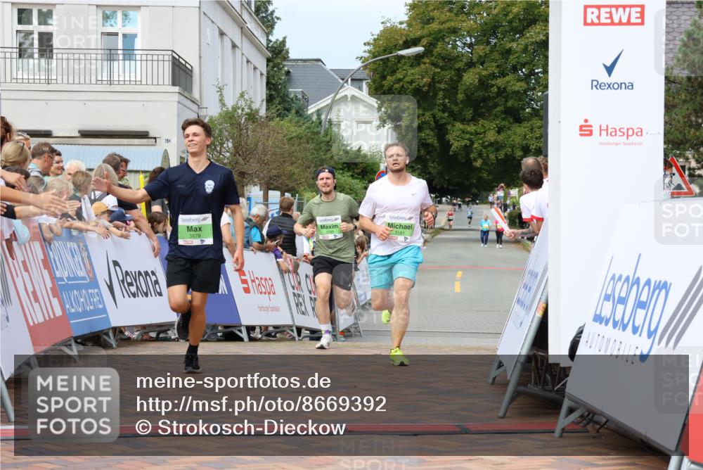 31.08.2025 - 21. Blankeneser Heldenlauf Strokosch-Dieckow http://msf.ph/oto/8669392 31.08.2025 10:55:24 Ziel 3579, 3590, 3181 meine-sportfotos.de