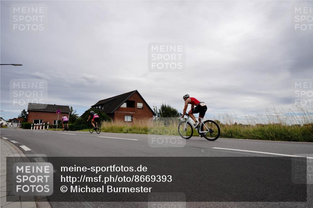 31.08.2025 - Elbe Triathlon Hamburg Michael Burmester http://msf.ph/oto/8669393 31.08.2025 14:16:35 Radfahren 150, 161 meine-sportfotos.de