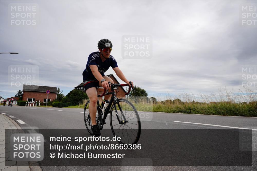 31.08.2025 - Elbe Triathlon Hamburg Michael Burmester http://msf.ph/oto/8669396 31.08.2025 14:16:38 Radfahren 161, 163 meine-sportfotos.de
