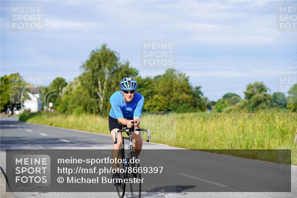 31.08.2025 - Elbe Triathlon Hamburg Michael Burmester http://msf.ph/oto/8669397 31.08.2025 09:52:33 Radfahren 327, 424, 575, 789 meine-sportfotos.de