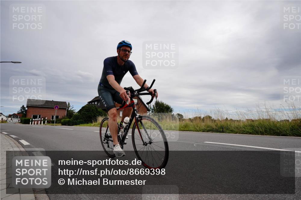 31.08.2025 - Elbe Triathlon Hamburg Michael Burmester http://msf.ph/oto/8669398 31.08.2025 14:16:43 Radfahren 163 meine-sportfotos.de