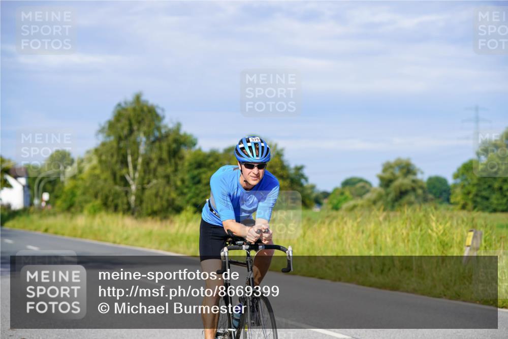 31.08.2025 - Elbe Triathlon Hamburg Michael Burmester http://msf.ph/oto/8669399 31.08.2025 09:52:34 Radfahren 327, 424, 575, 789 meine-sportfotos.de