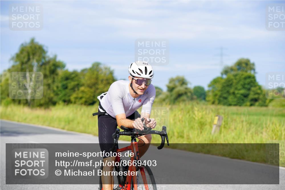 31.08.2025 - Elbe Triathlon Hamburg Michael Burmester http://msf.ph/oto/8669403 31.08.2025 09:52:41 Radfahren 424, 606, 611, 741, 788 meine-sportfotos.de