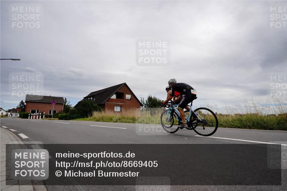 31.08.2025 - Elbe Triathlon Hamburg Michael Burmester http://msf.ph/oto/8669405 31.08.2025 14:17:00 Radfahren 141, 146 meine-sportfotos.de