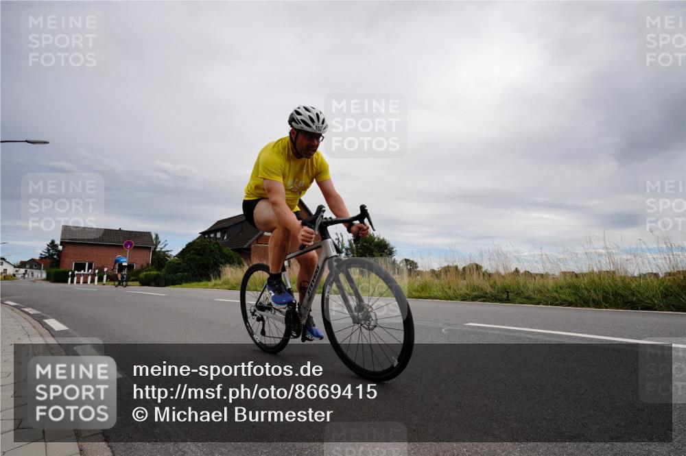 31.08.2025 - Elbe Triathlon Hamburg Michael Burmester http://msf.ph/oto/8669415 31.08.2025 14:17:19 Radfahren 125, 152 meine-sportfotos.de