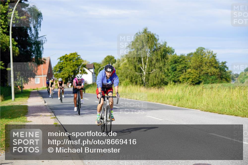 31.08.2025 - Elbe Triathlon Hamburg Michael Burmester http://msf.ph/oto/8669416 31.08.2025 09:52:44 Radfahren 606, 611, 741, 788, 809 meine-sportfotos.de