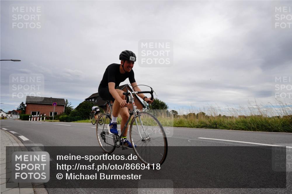 31.08.2025 - Elbe Triathlon Hamburg Michael Burmester http://msf.ph/oto/8669418 31.08.2025 14:17:26 Radfahren 125, 144 meine-sportfotos.de