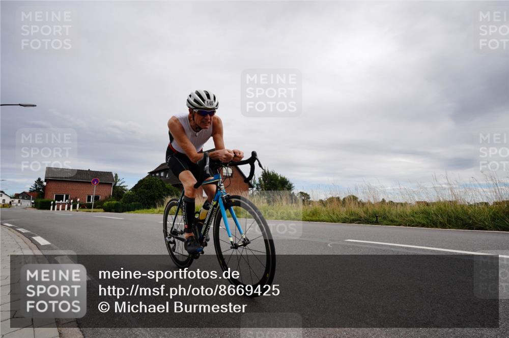 31.08.2025 - Elbe Triathlon Hamburg Michael Burmester http://msf.ph/oto/8669425 31.08.2025 14:17:34 Radfahren 140 meine-sportfotos.de