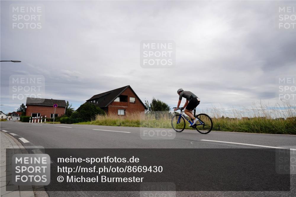 31.08.2025 - Elbe Triathlon Hamburg Michael Burmester http://msf.ph/oto/8669430 31.08.2025 14:17:39 Radfahren 149 meine-sportfotos.de