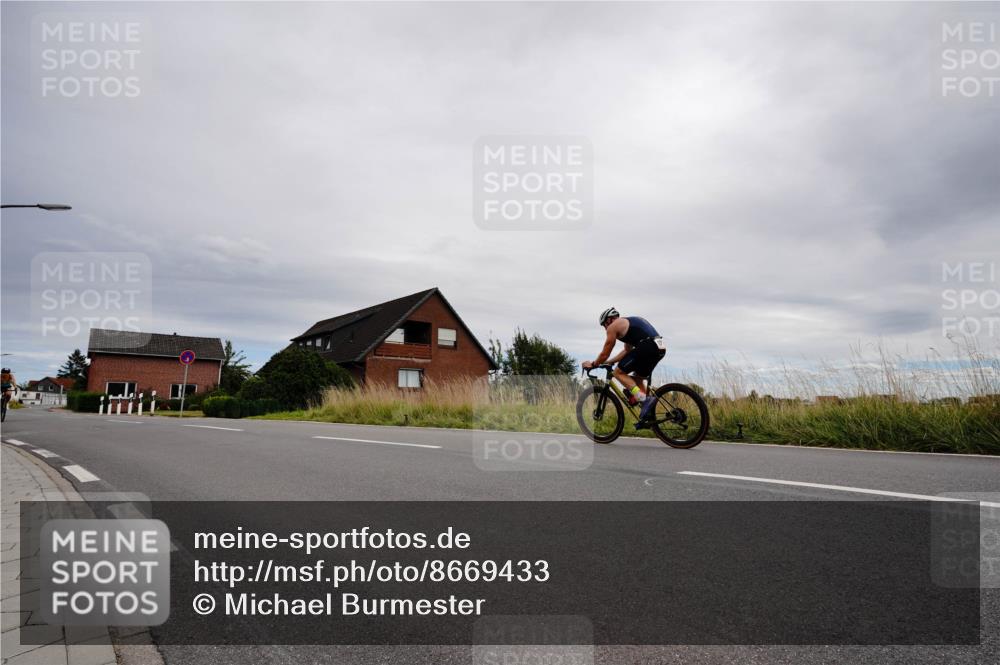 31.08.2025 - Elbe Triathlon Hamburg Michael Burmester http://msf.ph/oto/8669433 31.08.2025 14:17:49 Radfahren 155 meine-sportfotos.de