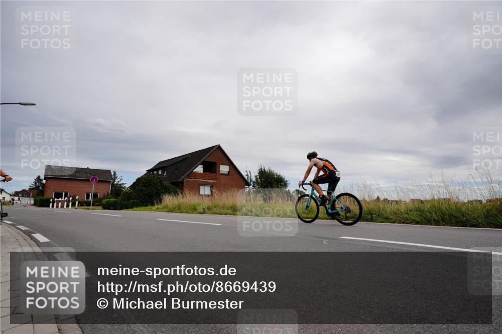 31.08.2025 - Elbe Triathlon Hamburg Michael Burmester http://msf.ph/oto/8669439 31.08.2025 14:18:13 Radfahren  meine-sportfotos.de