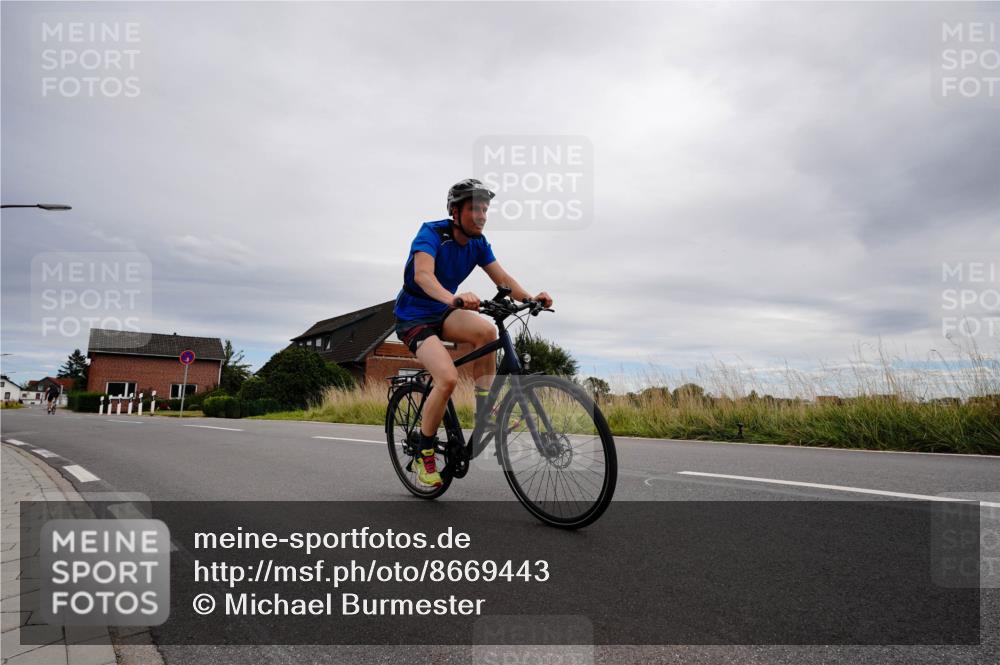 31.08.2025 - Elbe Triathlon Hamburg Michael Burmester http://msf.ph/oto/8669443 31.08.2025 14:18:24 Radfahren 124 meine-sportfotos.de