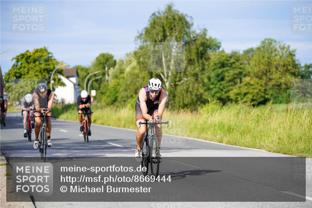 31.08.2025 - Elbe Triathlon Hamburg Michael Burmester http://msf.ph/oto/8669444 31.08.2025 09:53:00 Radfahren 454, 514, 677, 687, 736, 753, 870, 894 meine-sportfotos.de