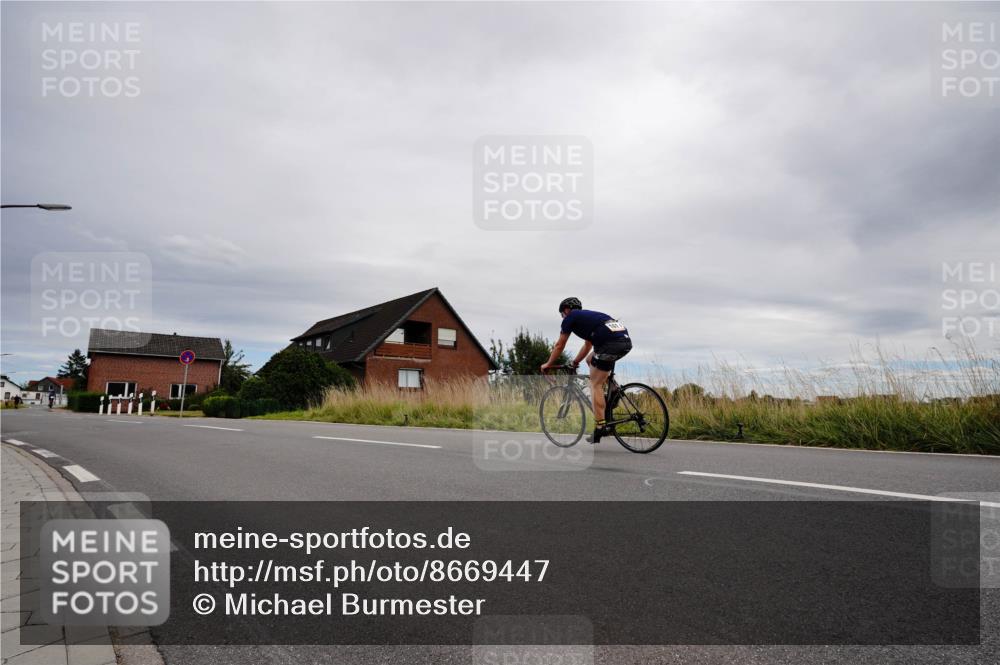 31.08.2025 - Elbe Triathlon Hamburg Michael Burmester http://msf.ph/oto/8669447 31.08.2025 14:18:37 Radfahren 143, 156 meine-sportfotos.de