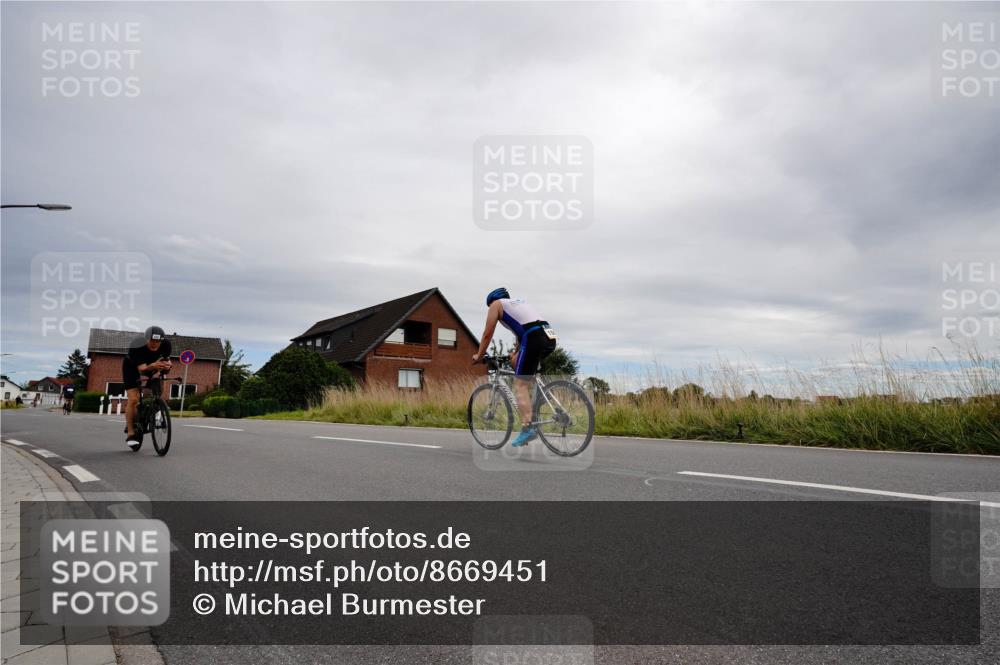 31.08.2025 - Elbe Triathlon Hamburg Michael Burmester http://msf.ph/oto/8669451 31.08.2025 14:18:40 Radfahren 143, 156 meine-sportfotos.de