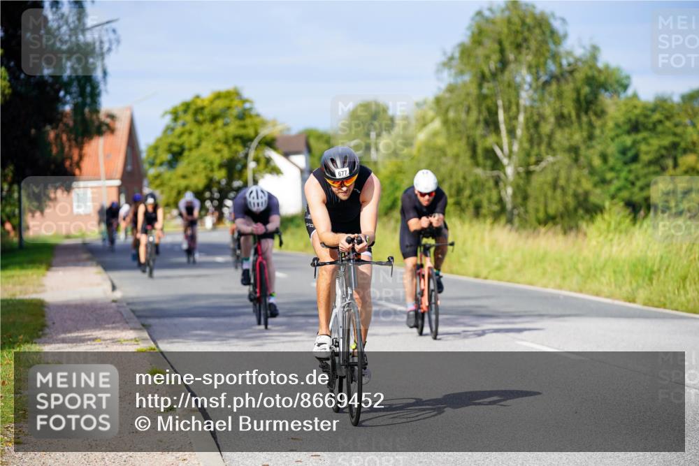 31.08.2025 - Elbe Triathlon Hamburg Michael Burmester http://msf.ph/oto/8669452 31.08.2025 09:53:01 Radfahren 454, 514, 677, 687, 736, 753, 870, 894 meine-sportfotos.de