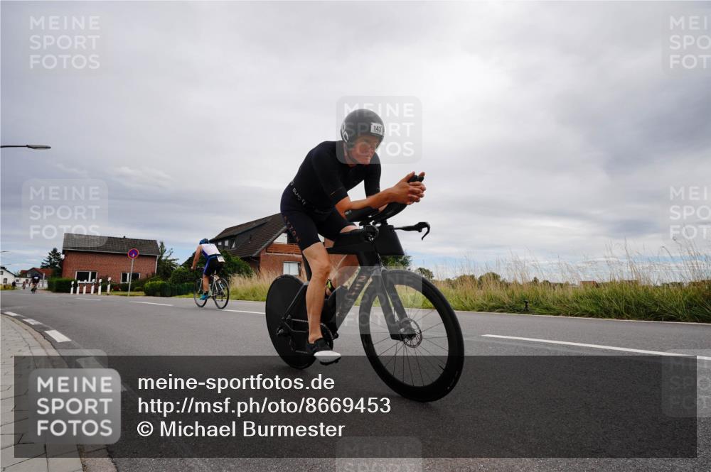 31.08.2025 - Elbe Triathlon Hamburg Michael Burmester http://msf.ph/oto/8669453 31.08.2025 14:18:41 Radfahren 143, 156 meine-sportfotos.de
