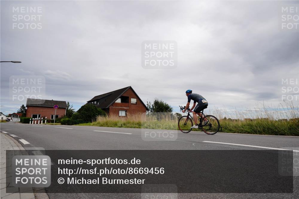 31.08.2025 - Elbe Triathlon Hamburg Michael Burmester http://msf.ph/oto/8669456 31.08.2025 14:18:54 Radfahren 121, 139, 154 meine-sportfotos.de