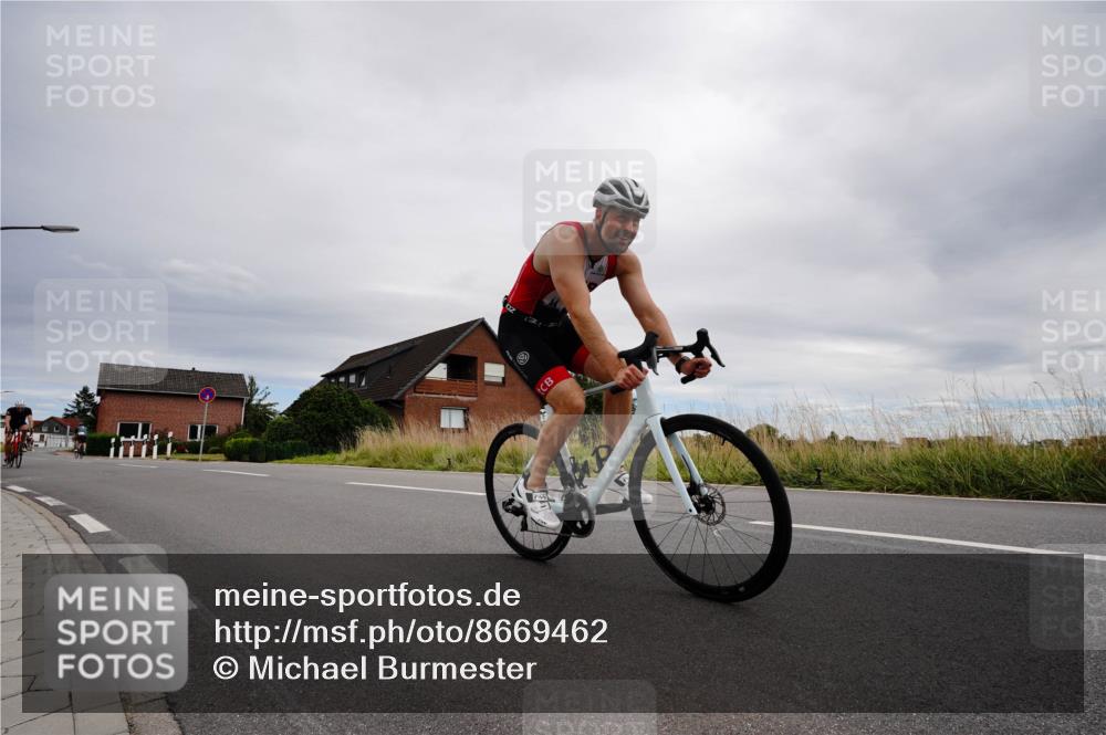 31.08.2025 - Elbe Triathlon Hamburg Michael Burmester http://msf.ph/oto/8669462 31.08.2025 14:18:58 Radfahren 121, 139, 154 meine-sportfotos.de