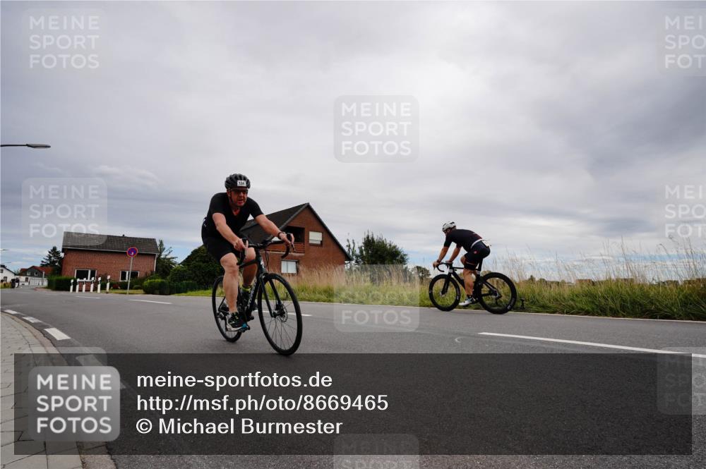 31.08.2025 - Elbe Triathlon Hamburg Michael Burmester http://msf.ph/oto/8669465 31.08.2025 14:19:12 Radfahren 134 meine-sportfotos.de