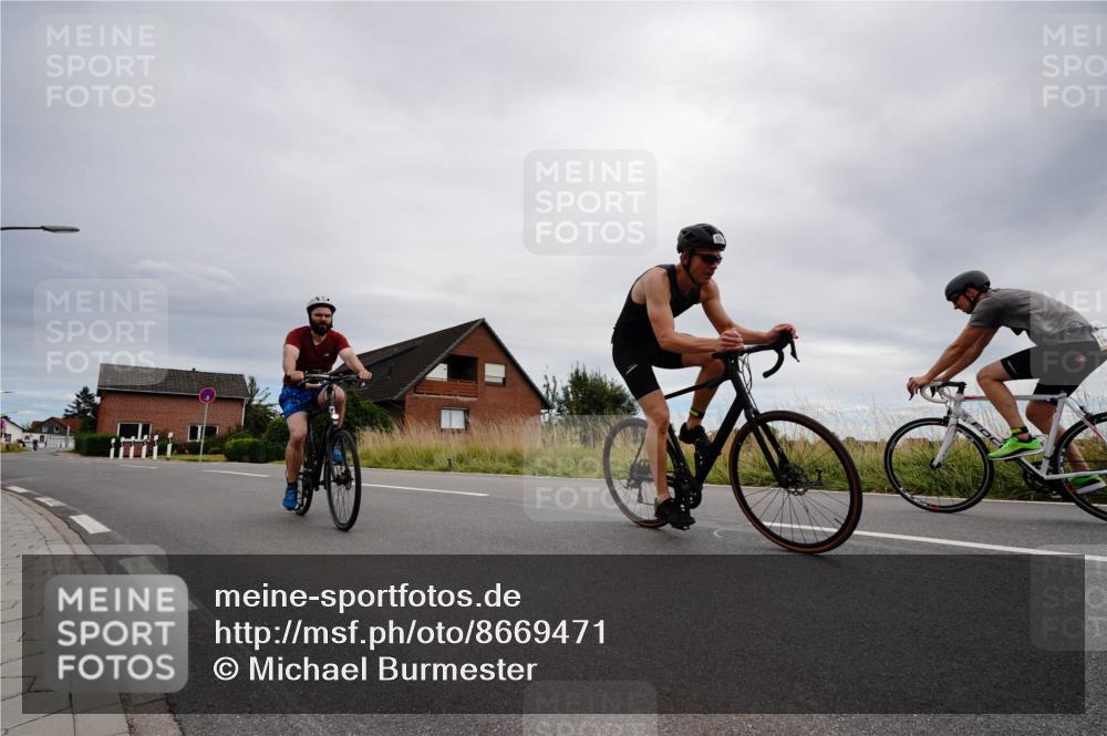 31.08.2025 - Elbe Triathlon Hamburg Michael Burmester http://msf.ph/oto/8669471 31.08.2025 14:19:28 Radfahren 126, 127, 132, 142 meine-sportfotos.de