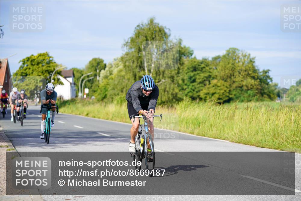 31.08.2025 - Elbe Triathlon Hamburg Michael Burmester http://msf.ph/oto/8669487 31.08.2025 09:53:09 Radfahren 453, 457, 503, 540, 704, 753, 870, 894 meine-sportfotos.de