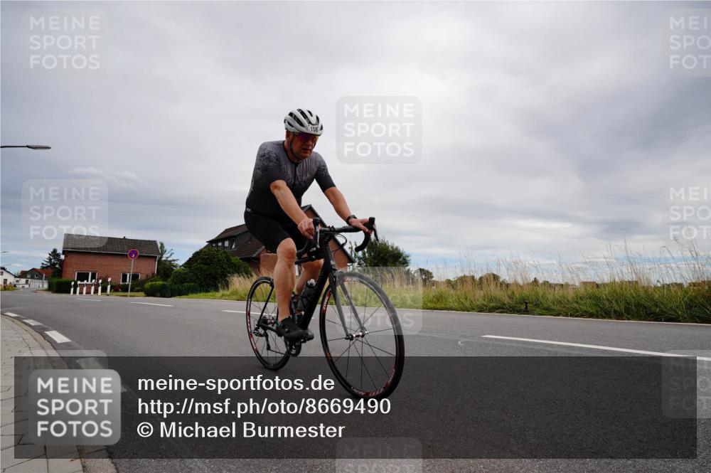 31.08.2025 - Elbe Triathlon Hamburg Michael Burmester http://msf.ph/oto/8669490 31.08.2025 14:19:54 Radfahren 158, 164 meine-sportfotos.de